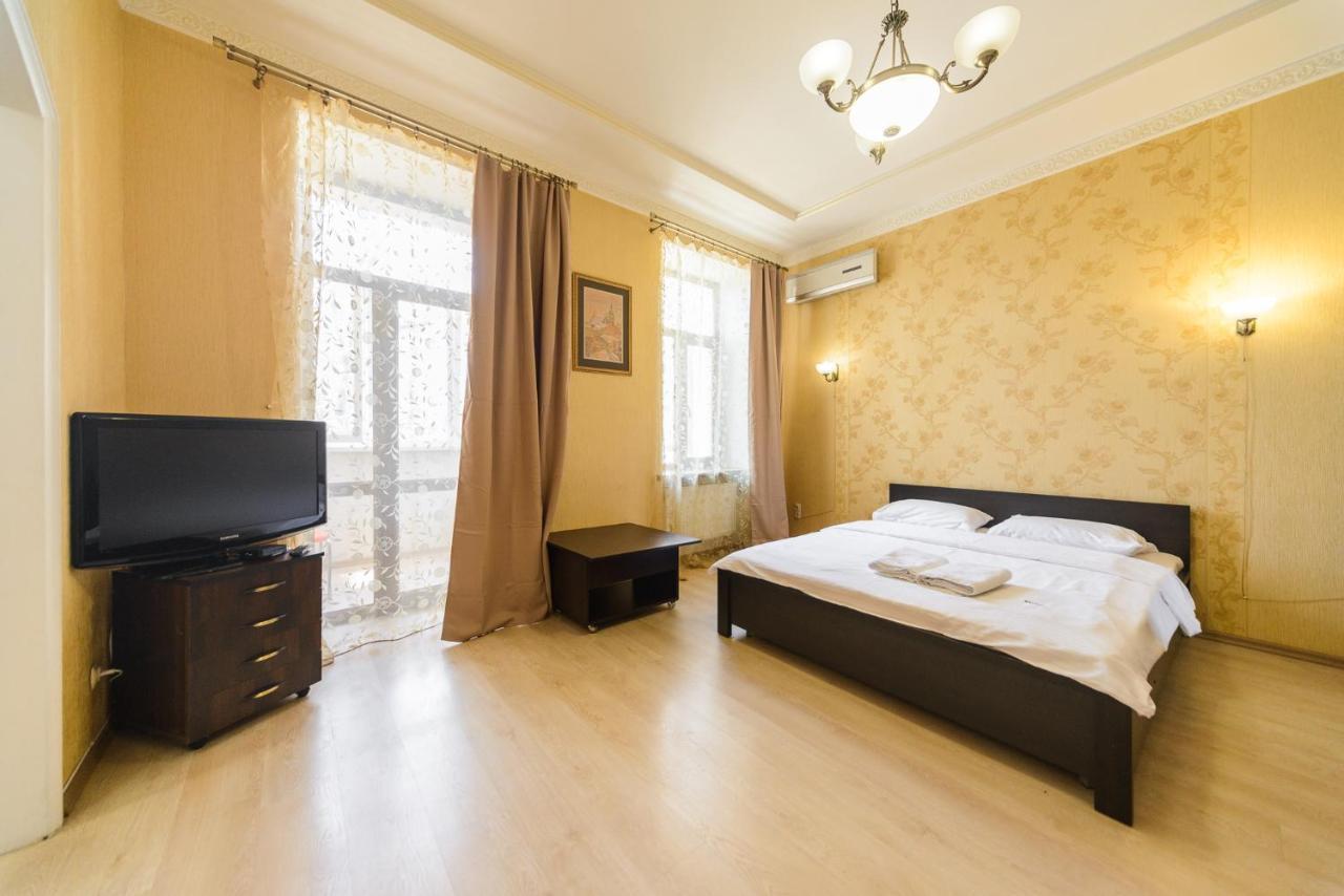 Apartment 911 Antonovichа Kyiv