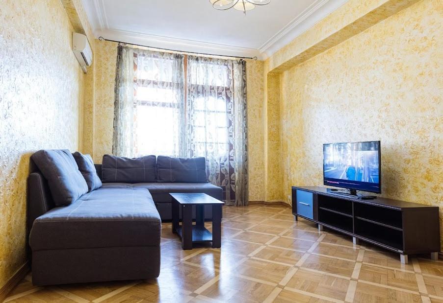 911 Antonovichа Apartment Kyiv