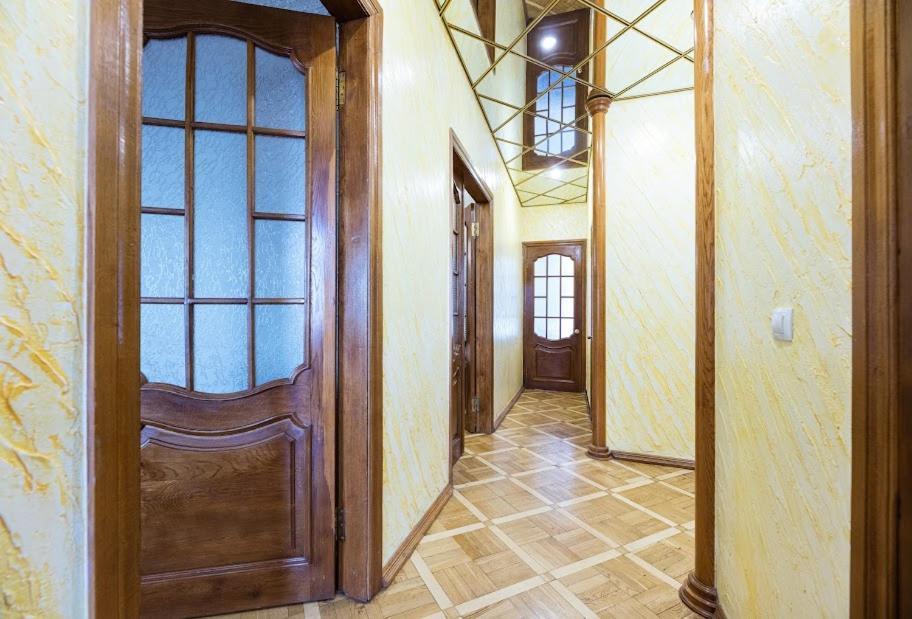 911 Antonovichа Apartment Kiew