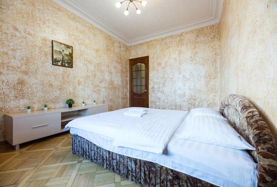 Apartment 911 Antonovichа Kyiv