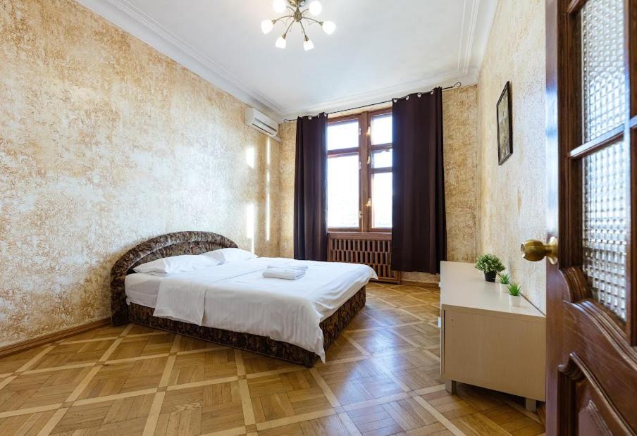 Apartment 911 Antonovichа Kyiv